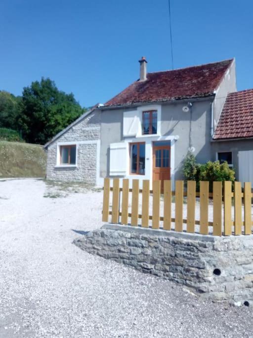Spacieuse Maison De Mamie ! Pouilly-en-Auxois Exteriör bild